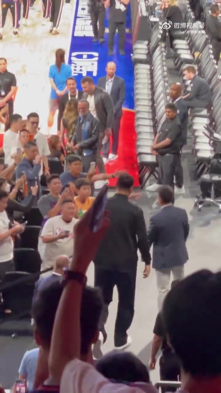 姚明现身第二场中国赛